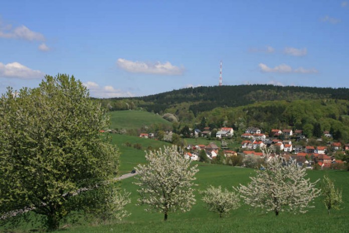 Der Hardberg mit einer Höhe von 593 m ist der Hausberg der Gemeinde Abtsteinach. Am Kreiswandertag führen Wanderungen auf die höchste Erhebung im Kreis Bergstraße.